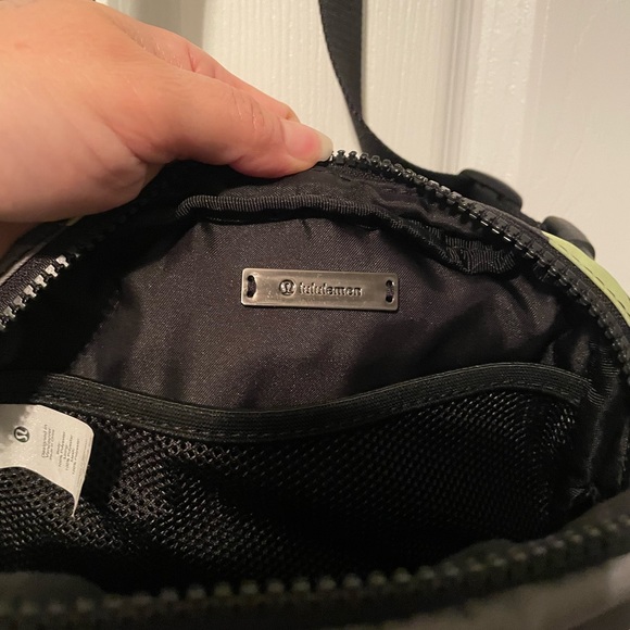 Lululemon Everywhere Belt Bag *1L
Heritage 365 Camo Neo Mint Multi / Black - Picture 7 of 8